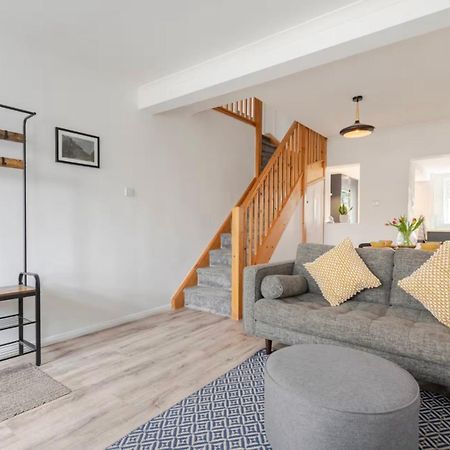 Modern 2 Bed House In Rainham, Kent - Central Location エクステリア 写真