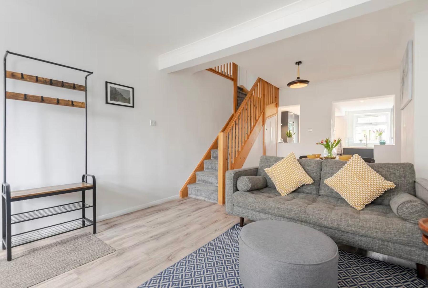 Modern 2 Bed House In Rainham, Kent - Central Location レインハム エクステリア 写真