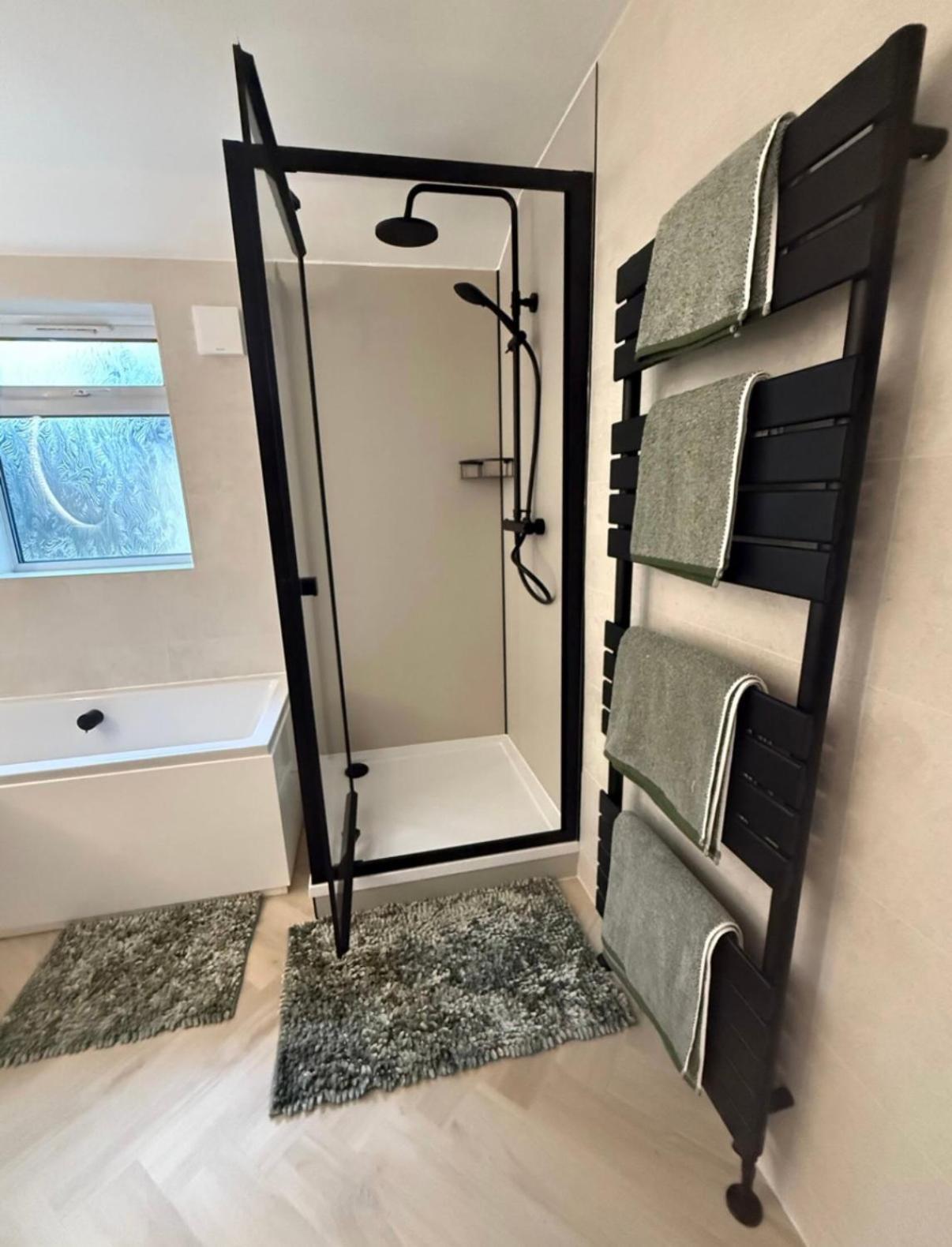 Modern 2 Bed House In Rainham, Kent - Central Location エクステリア 写真